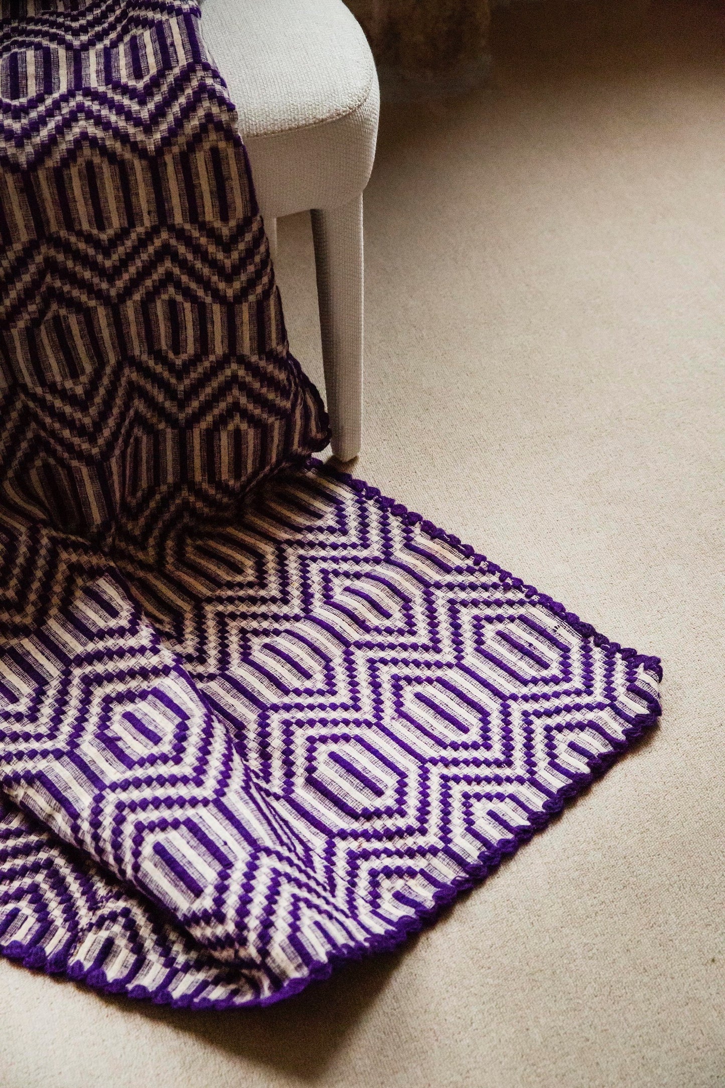 Amvyli Vintage Throw