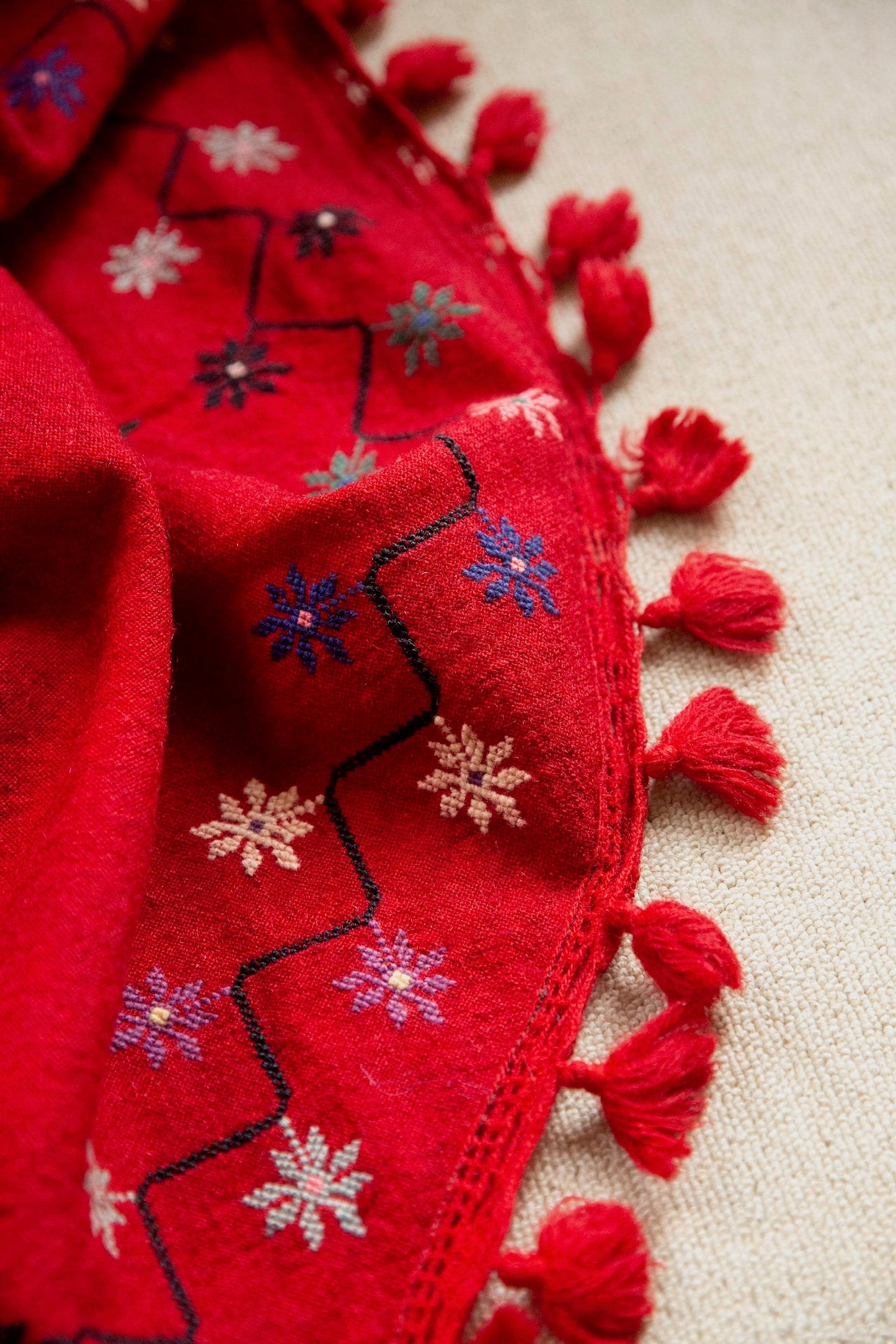 Kokkínanthos Vintage Textile