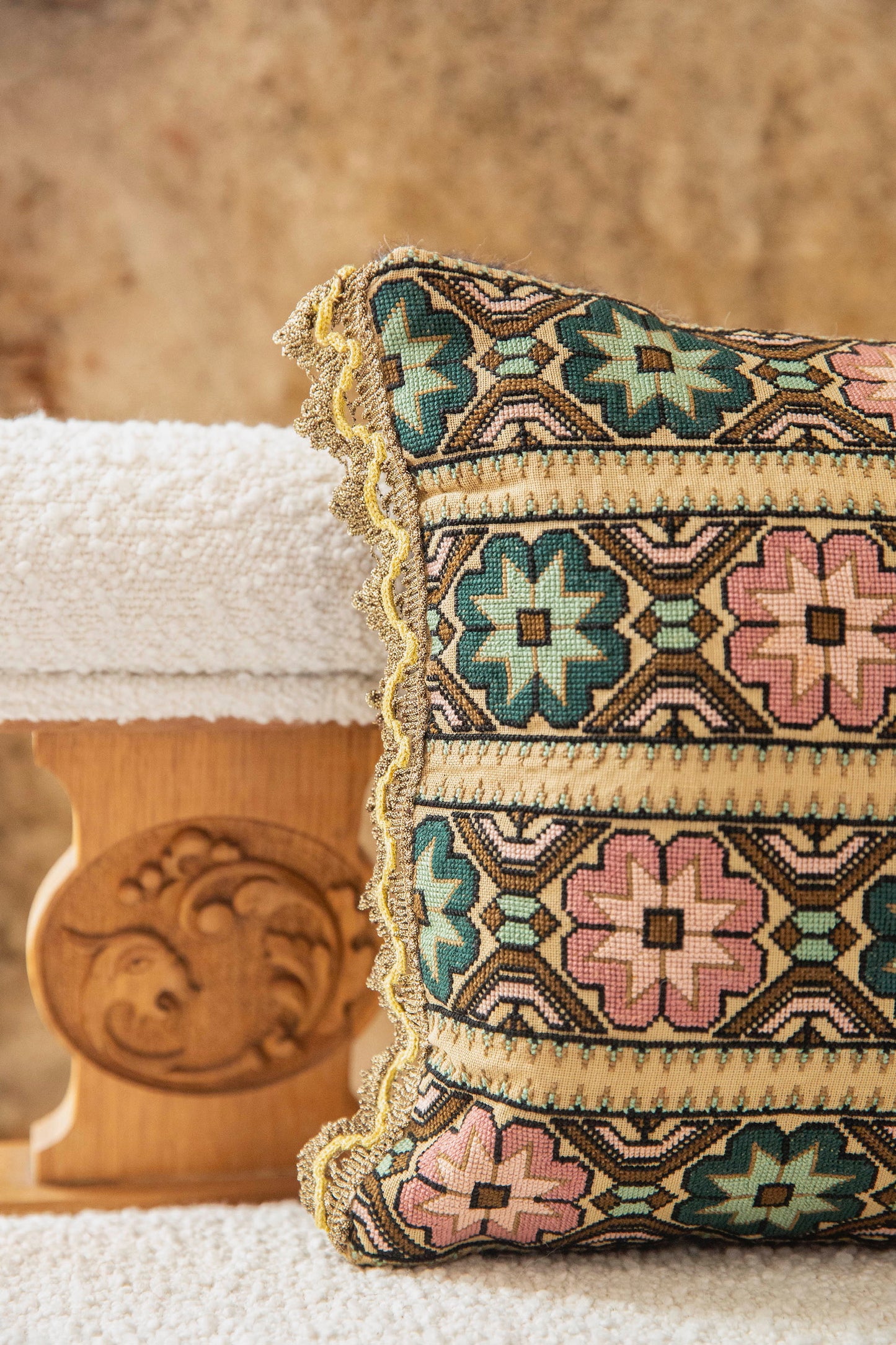 Oropedio Vintage Pillow