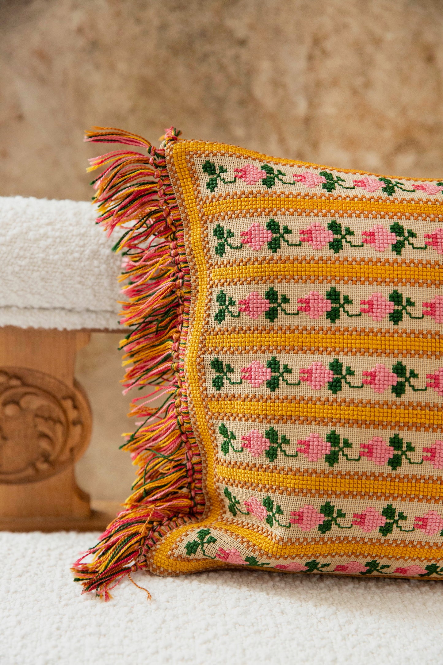 Theros Vintage Pillow