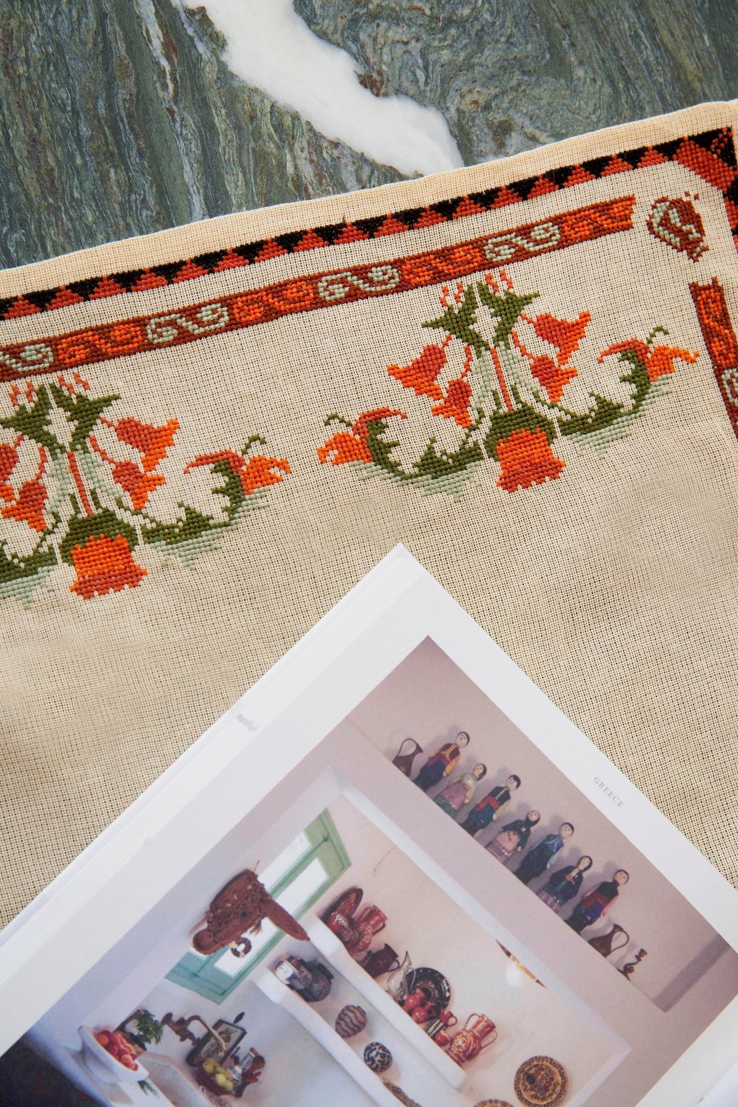 Trapeza Vintage Table Runner