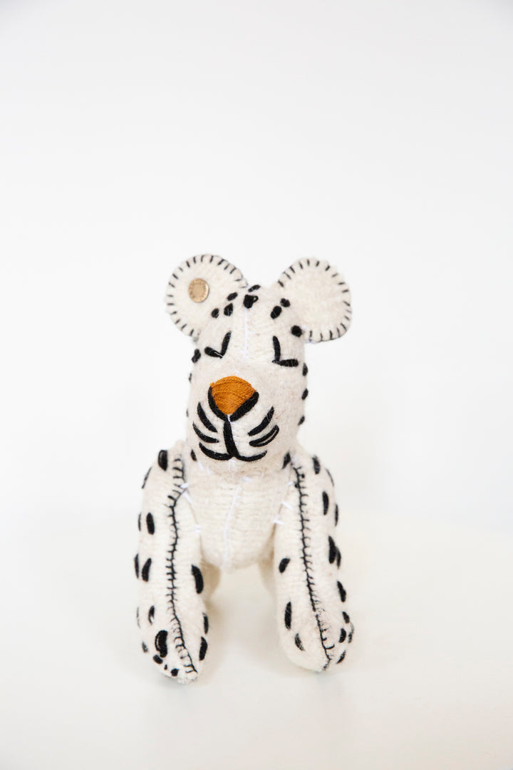 Leopoldo, the White Jaguar