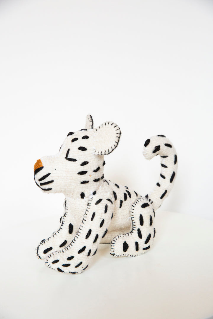Leopoldo, the White Jaguar