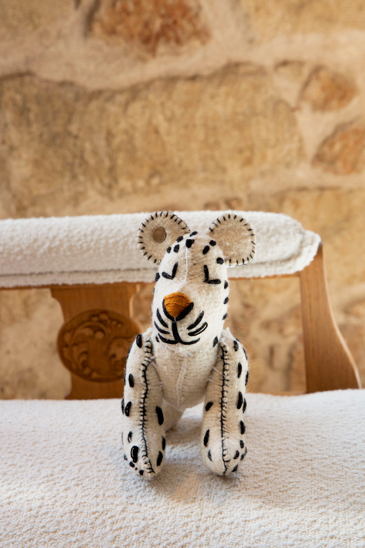 Leopoldo, the White Jaguar