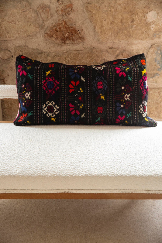 Anthístrato Vintage Pillow Cover