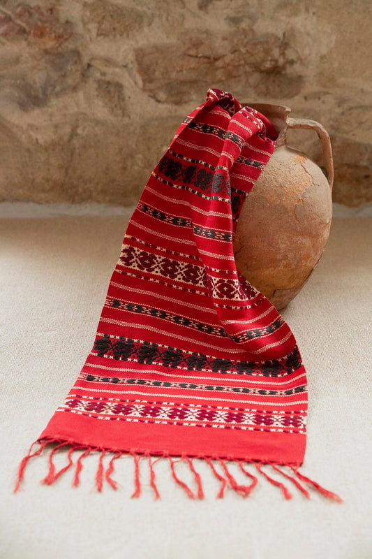 Erythraía Vintage Table Runner