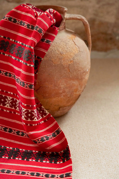 Erythraía Vintage Table Runner