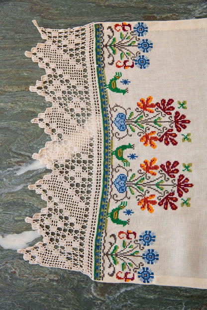 Estiá Vintage Table Runner