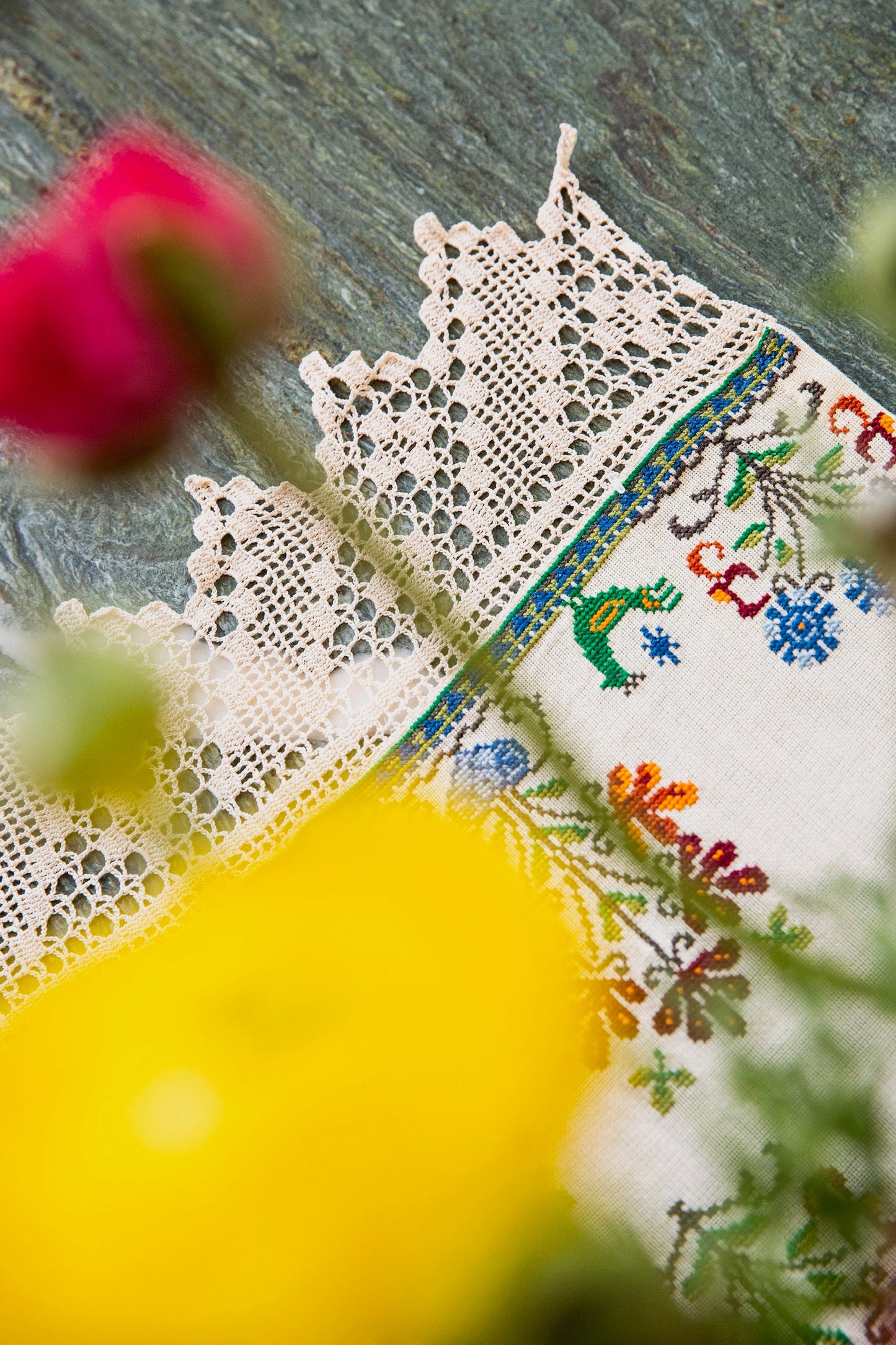 Estiá Vintage Table Runner