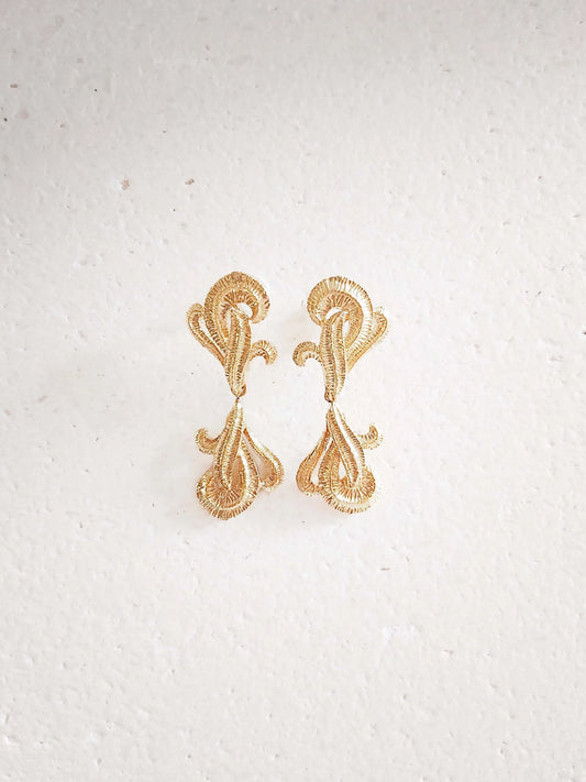 Knot Stopping Earrings