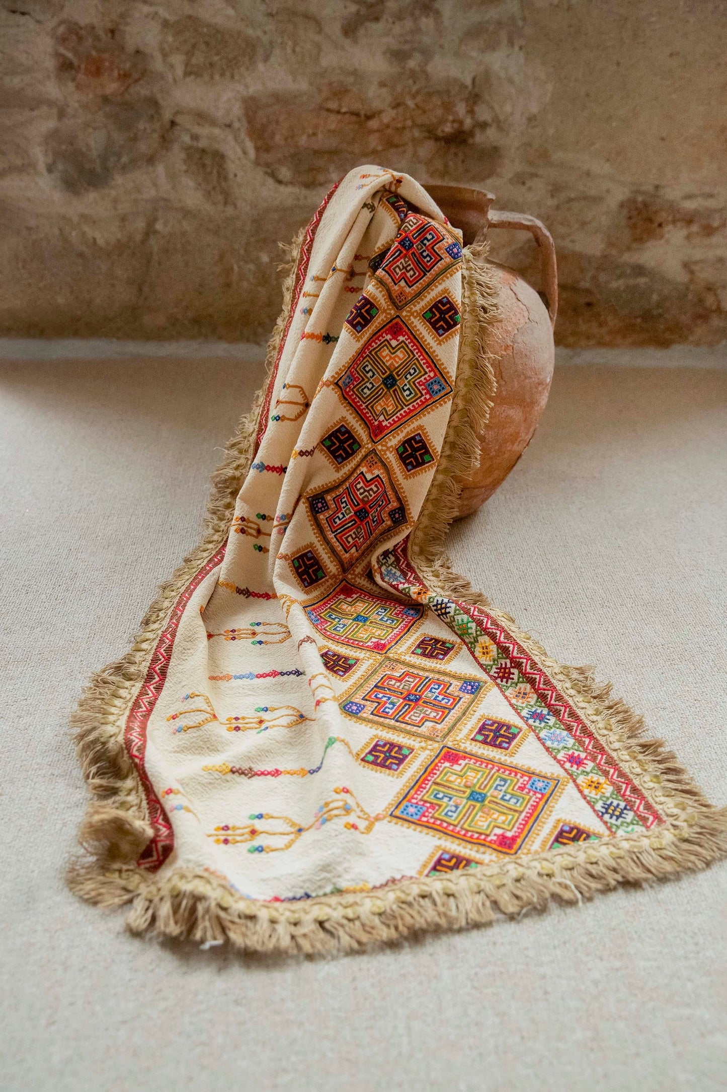 Krossi Vintage Table Runner