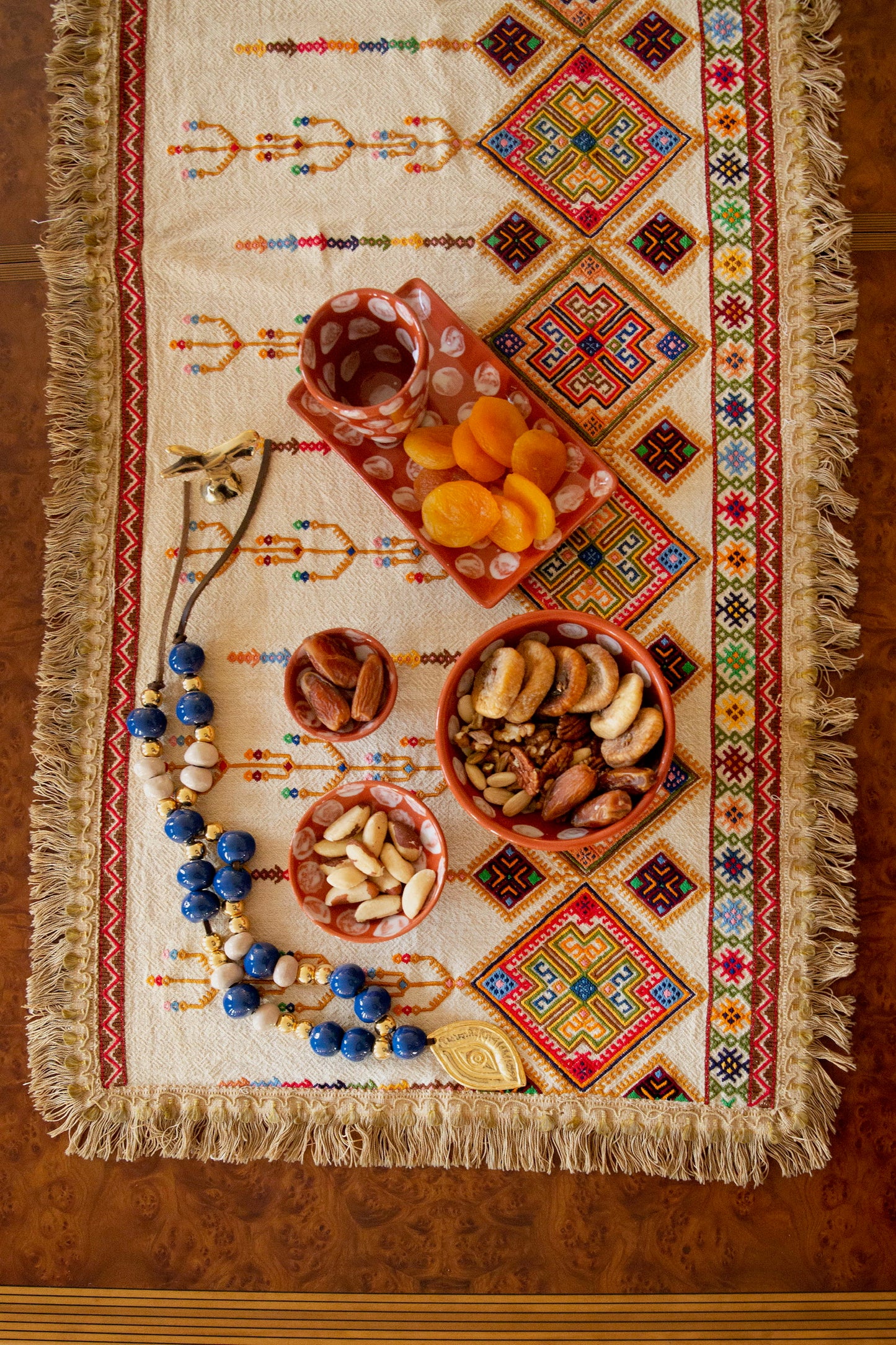 Krossi Vintage Table Runner