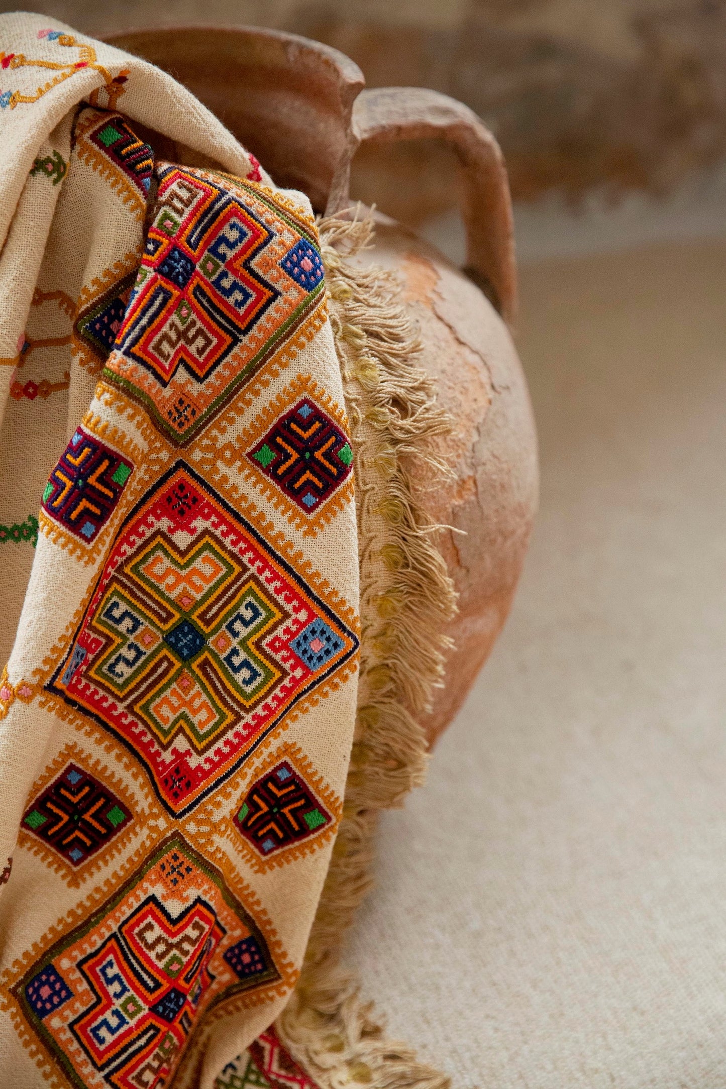 Krossi Vintage Table Runner