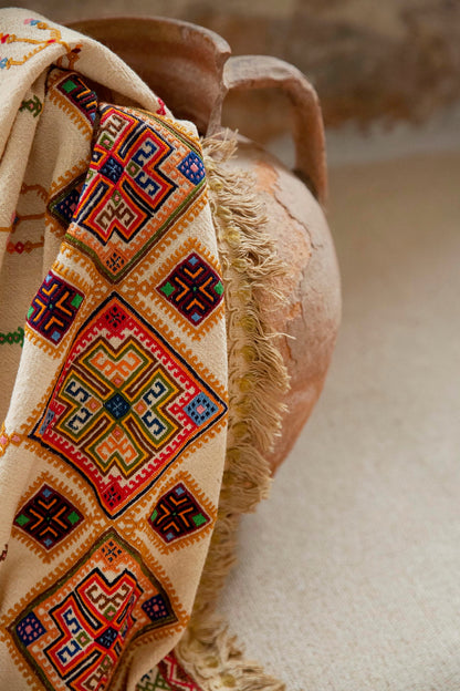 Krossi Vintage Table Runner