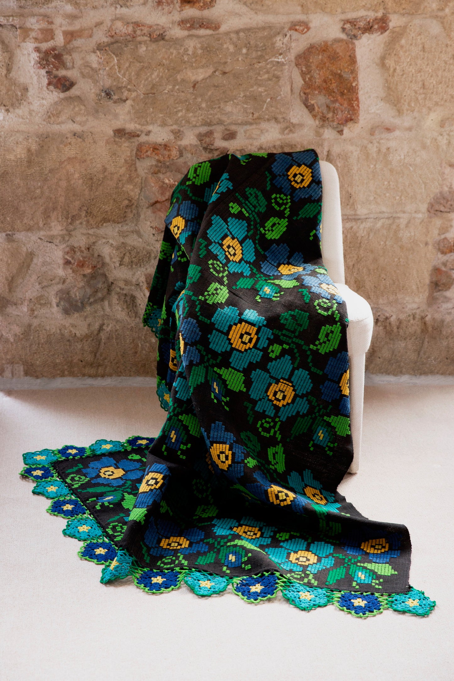 Nerántzi Vintage Throw