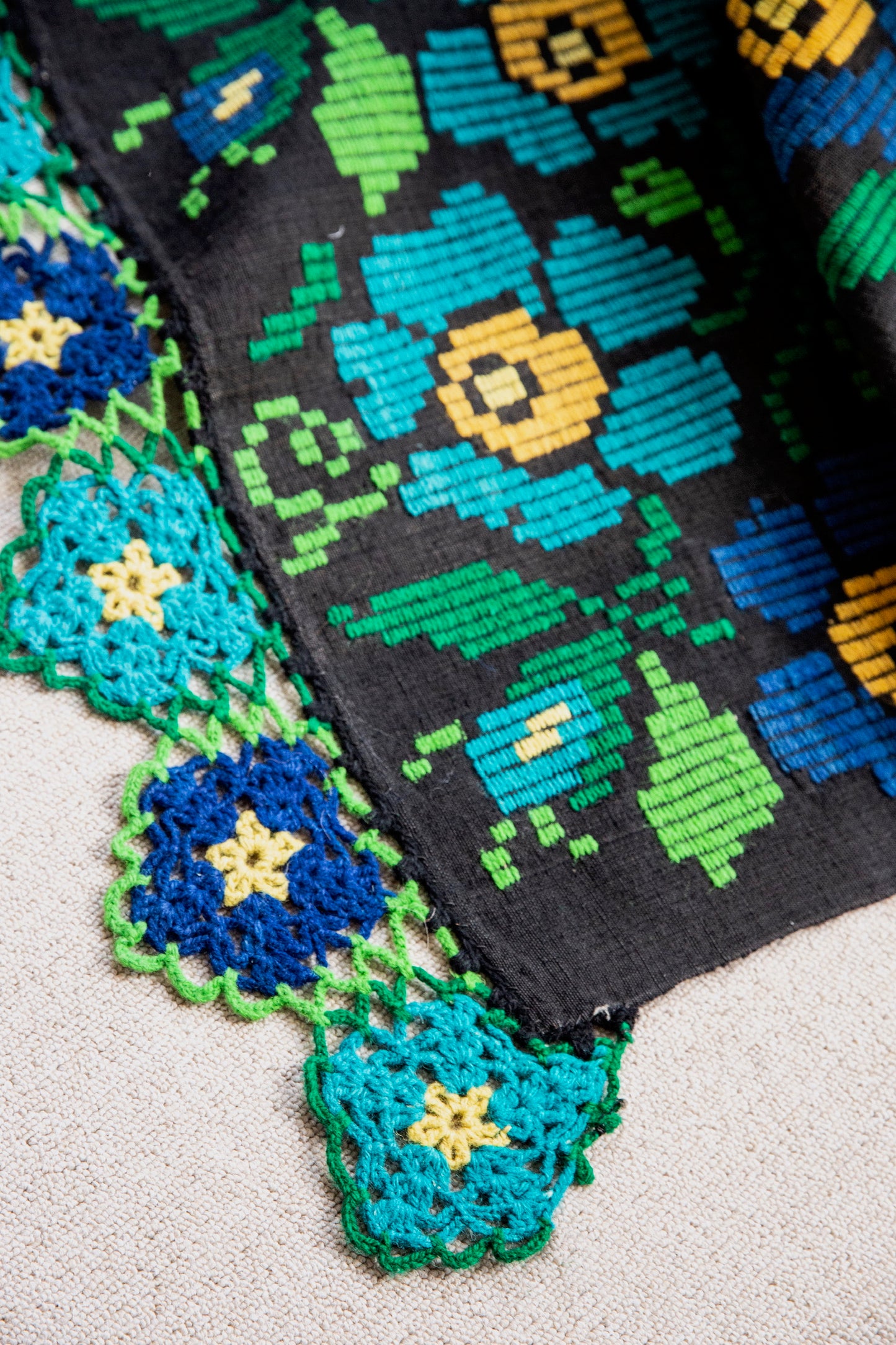 Nerántzi Vintage Throw