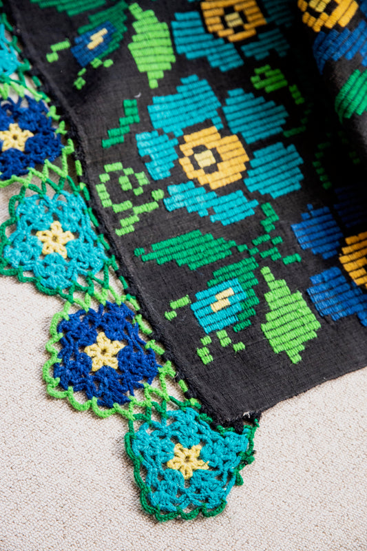 Nerántzi Vintage Throw