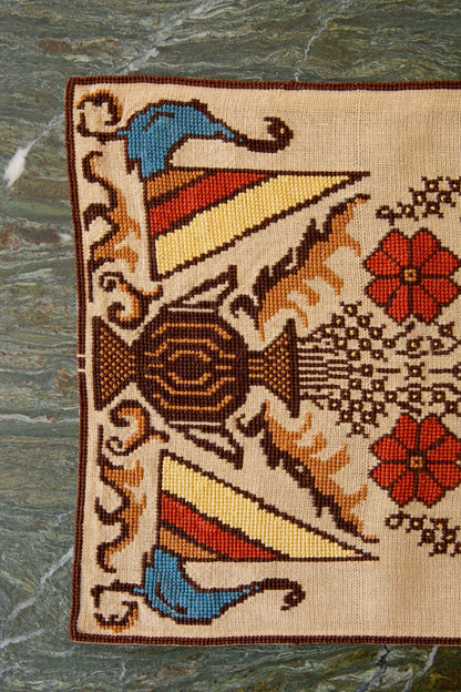 Pagoni Vintage Table Runner