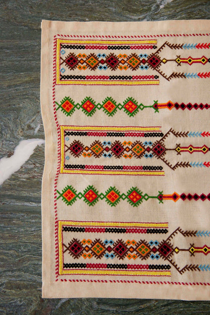 Phos Vintage Table Runner