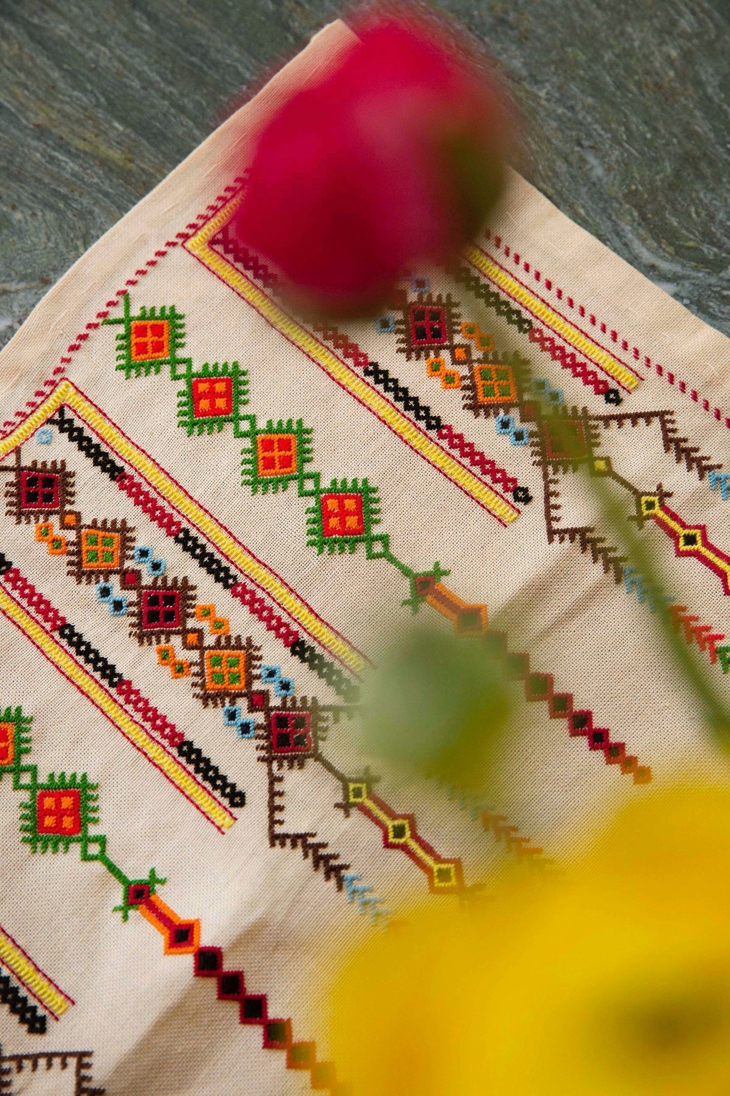 Phos Vintage Table Runner