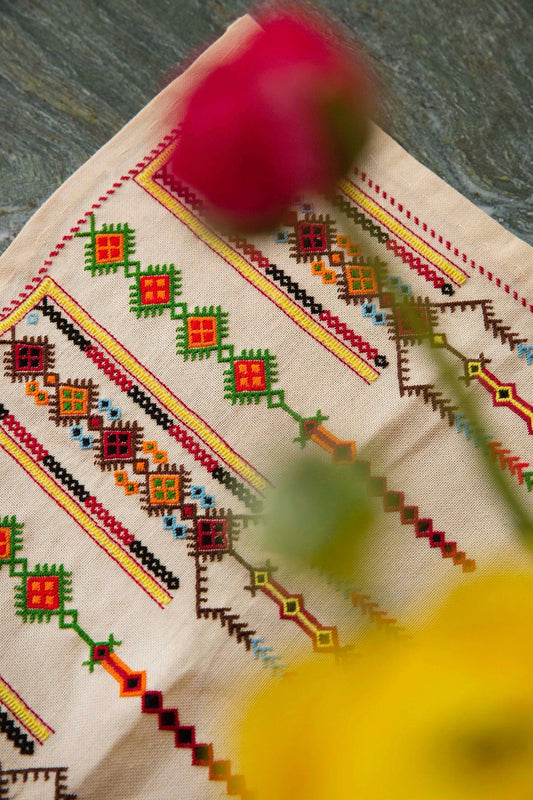 Phos Vintage Table Runner