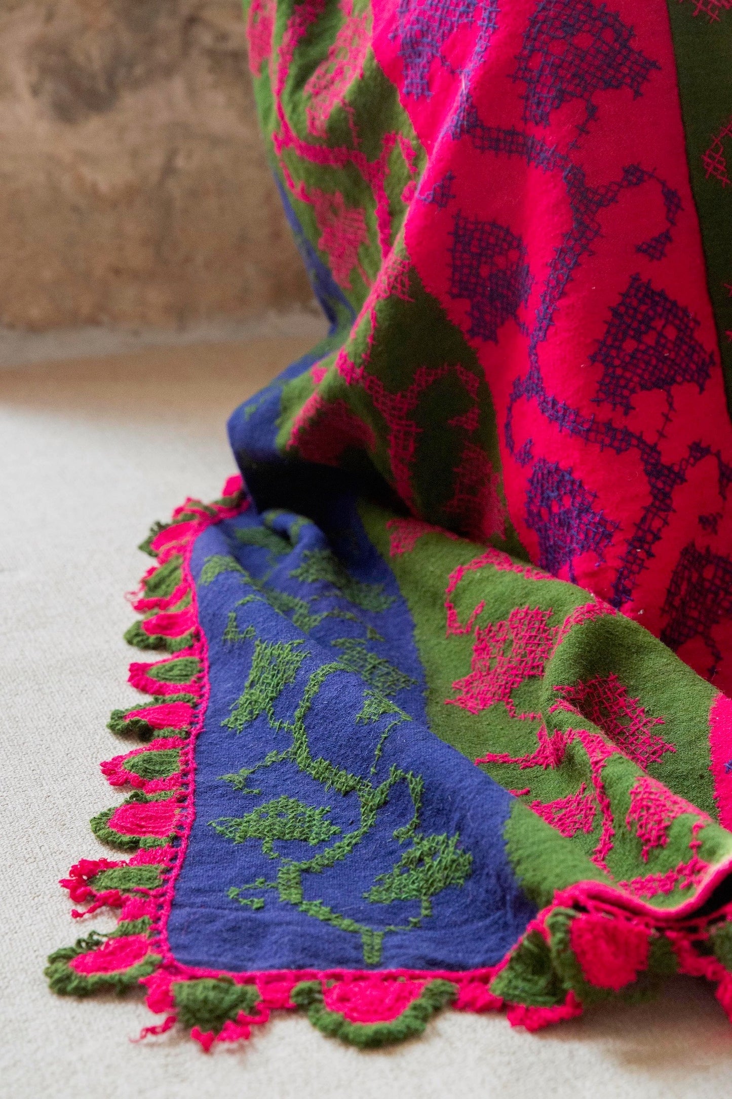 Pnoi Vintage Textile