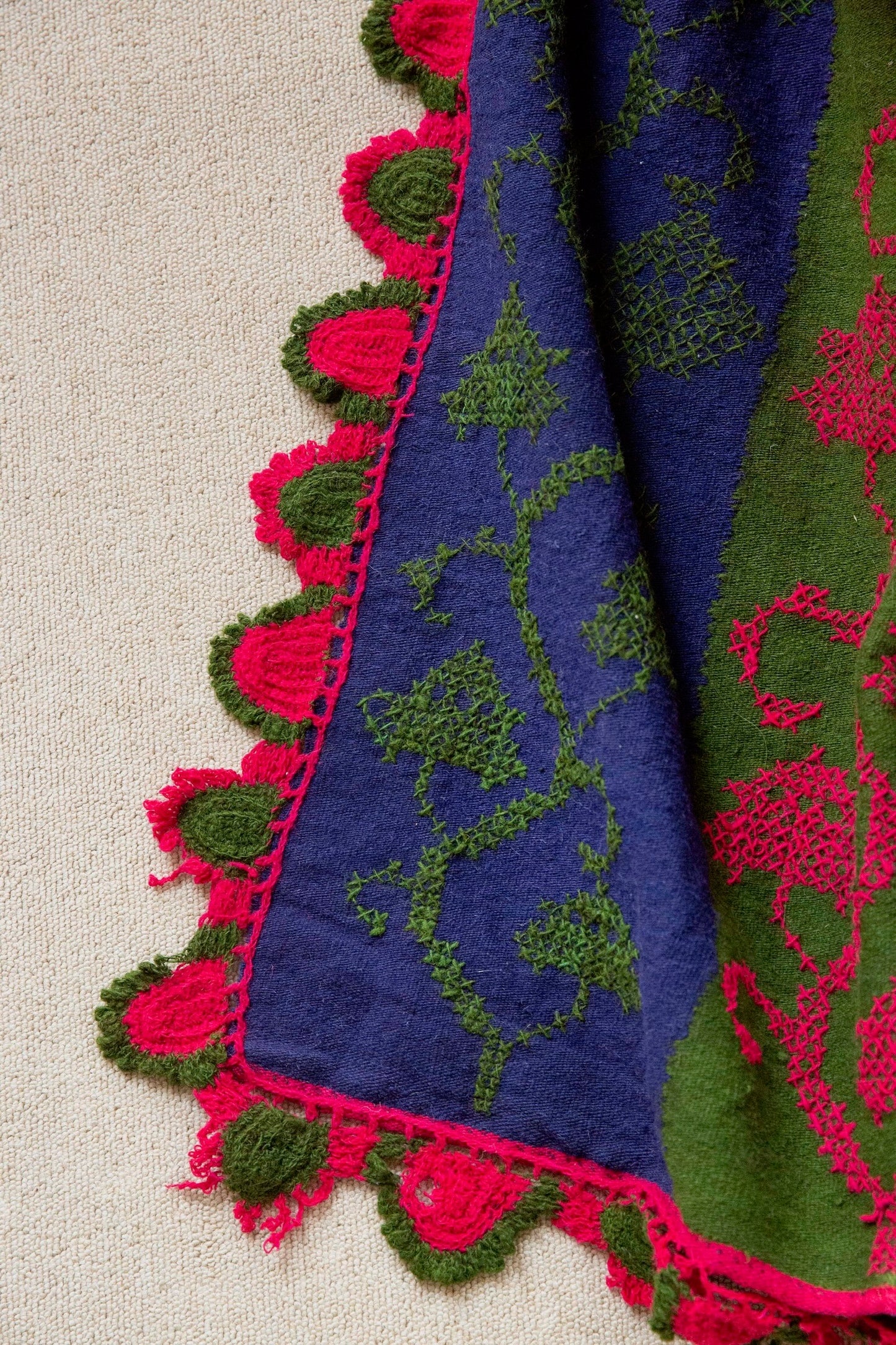 Pnoi Vintage Textile