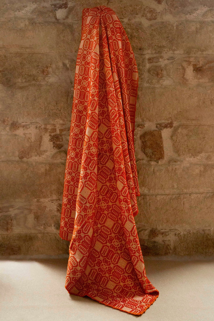Pyrí Vintage Throw