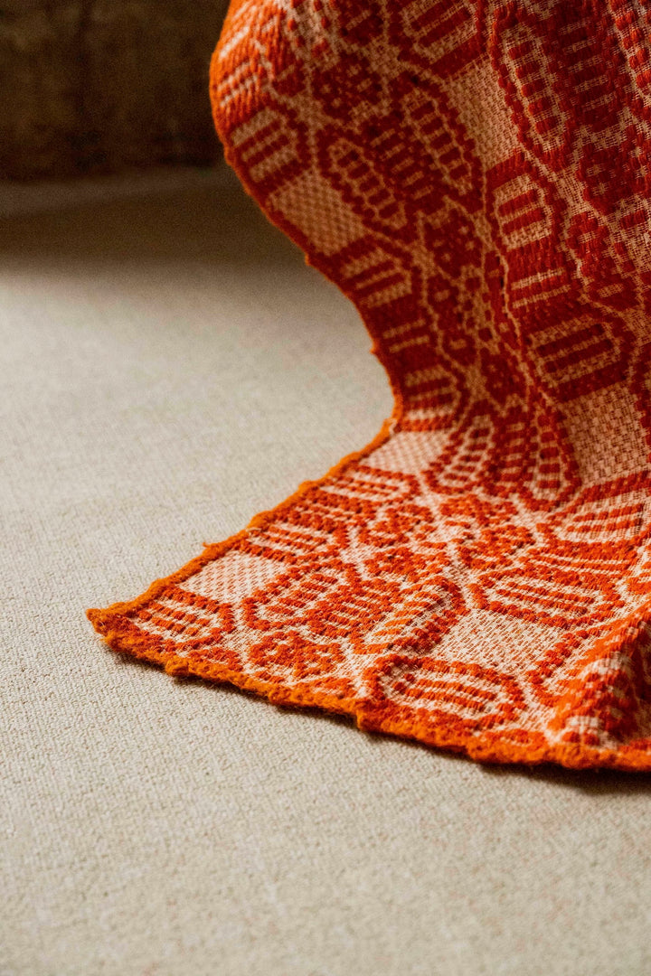 Pyrí Vintage Throw