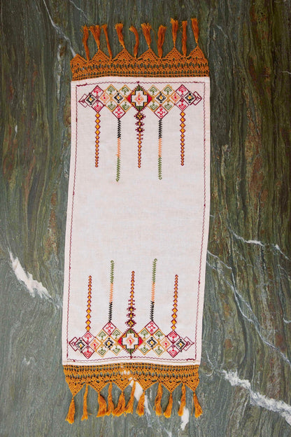 Stafíli Vintage Table Runner