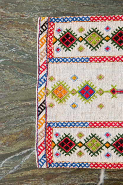 Thalori Vintage Table Runner