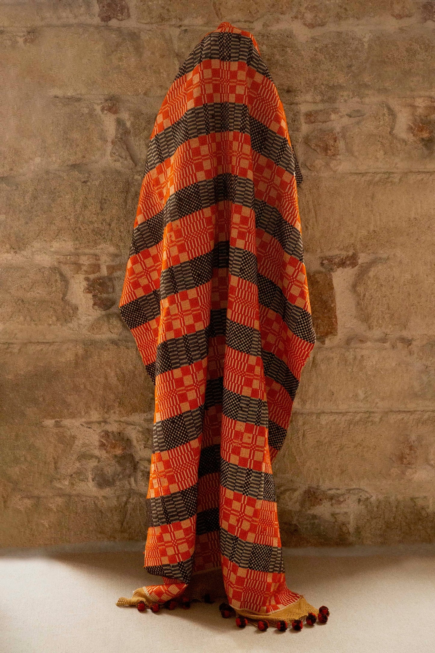 Thalpos Vintage Throw