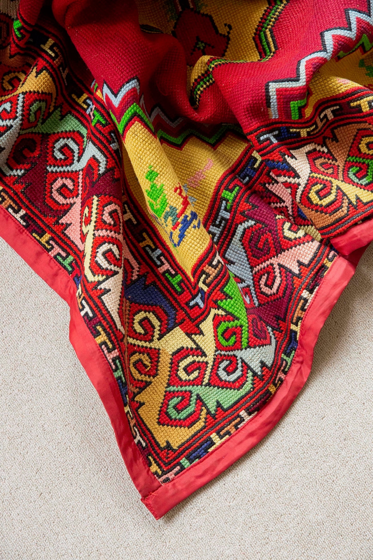 Thavma Vintage Textile