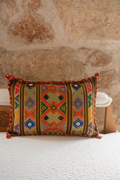 Xeiro Vintage Pillow