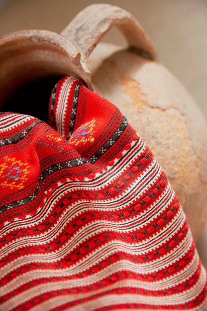 Zōstárion Vintage Table Runner